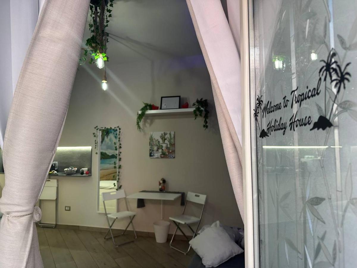 Tropical Holiday House คาตาเนีย ภายนอก รูปภาพ